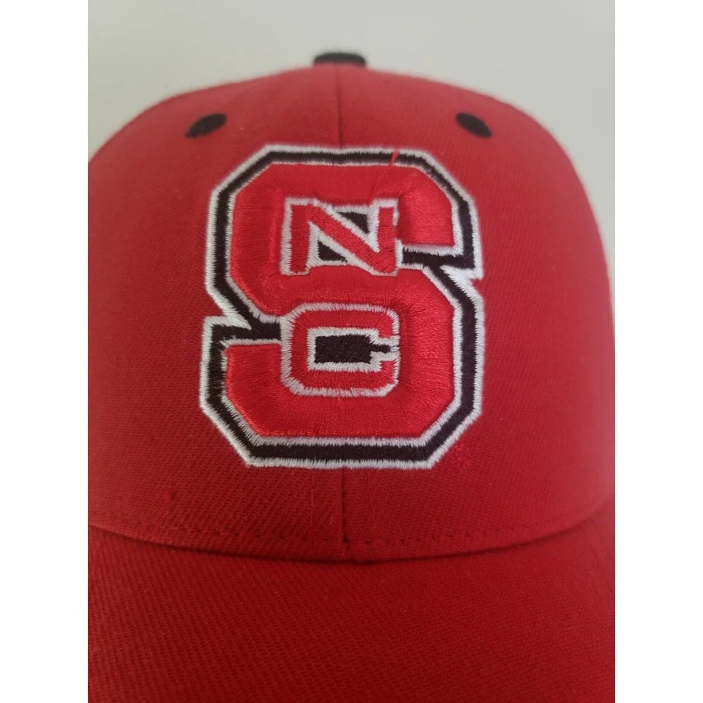 North Carolina State Wolfpack NCAA FBS ACC Adjustabl Top of the World Curve Bill